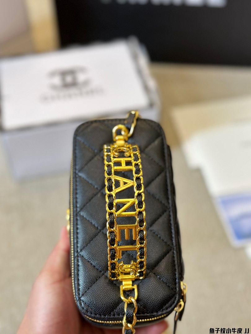 Chanel Vanity Case With Chain · 4715 — תמונה 4