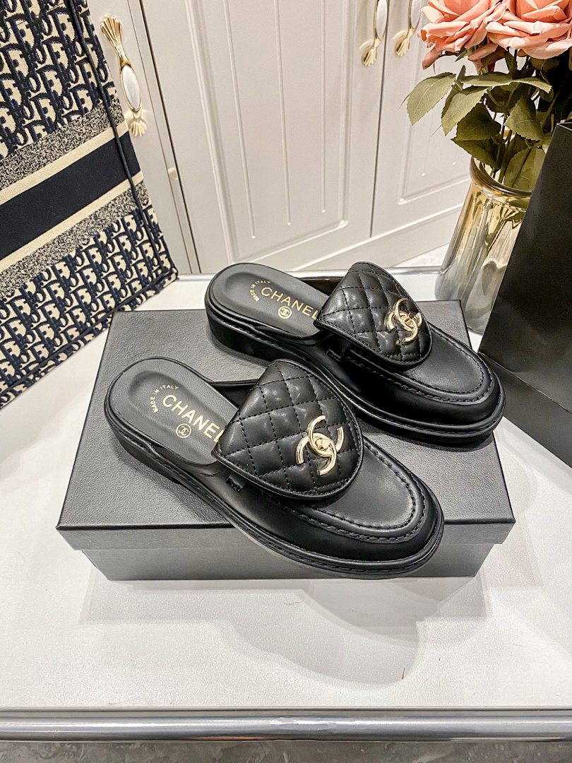 Chanel Lambskin Quilted CC Turnlock Mules · 5287 — תמונה 14