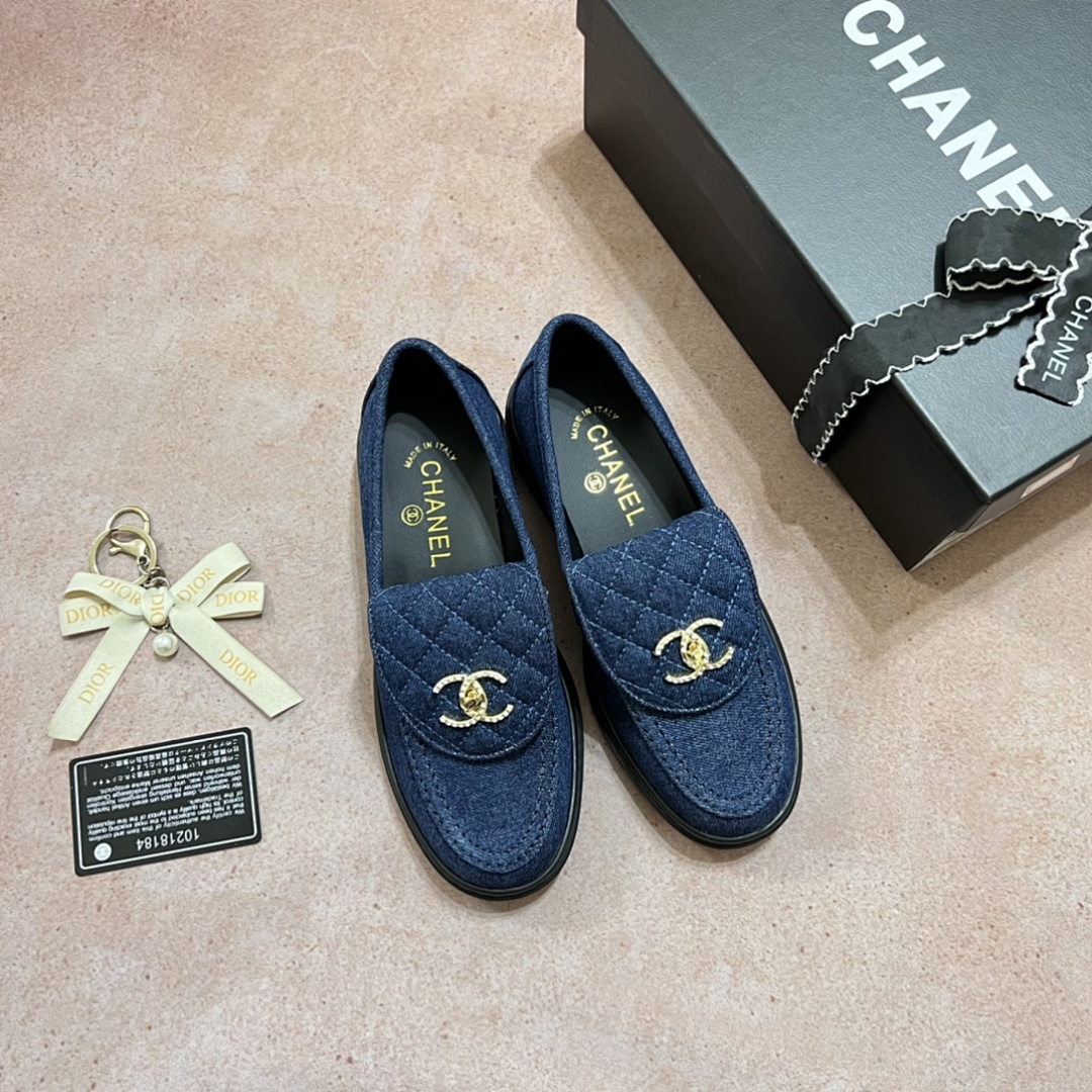 Chanel Quilted CC Turnlock Loafers · 4757 — תמונה 23