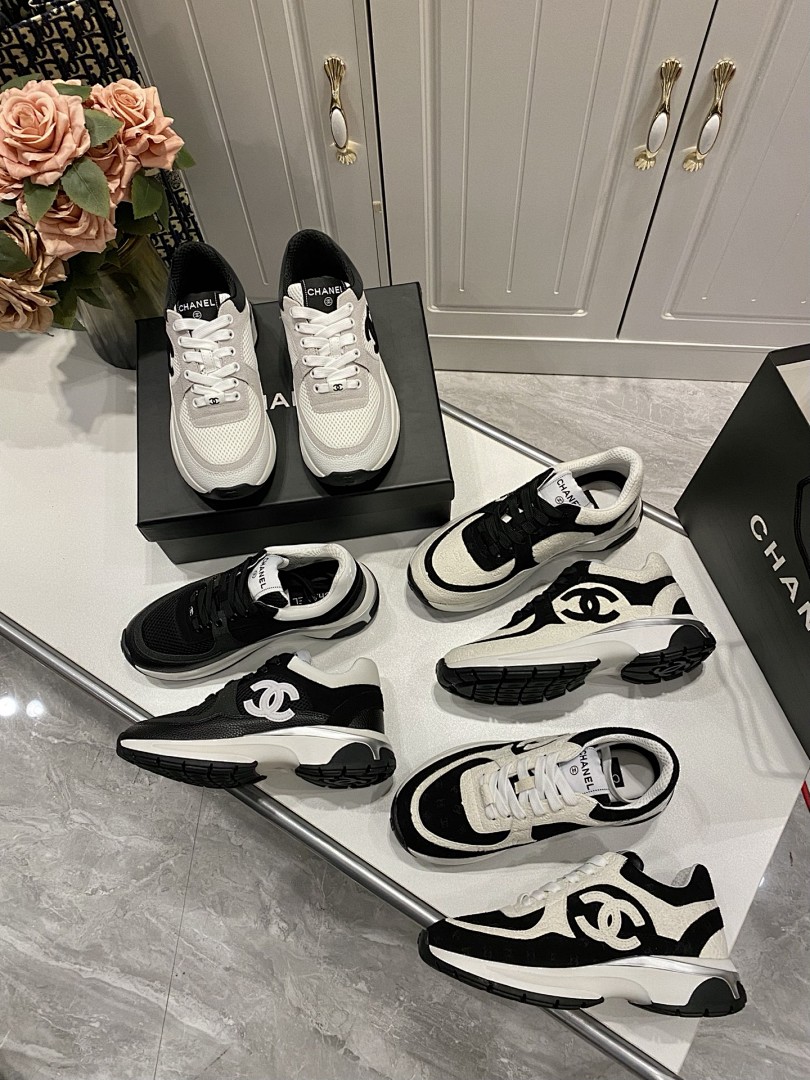 Chanel CC Logo Sneaker · 5210 — תמונה 29