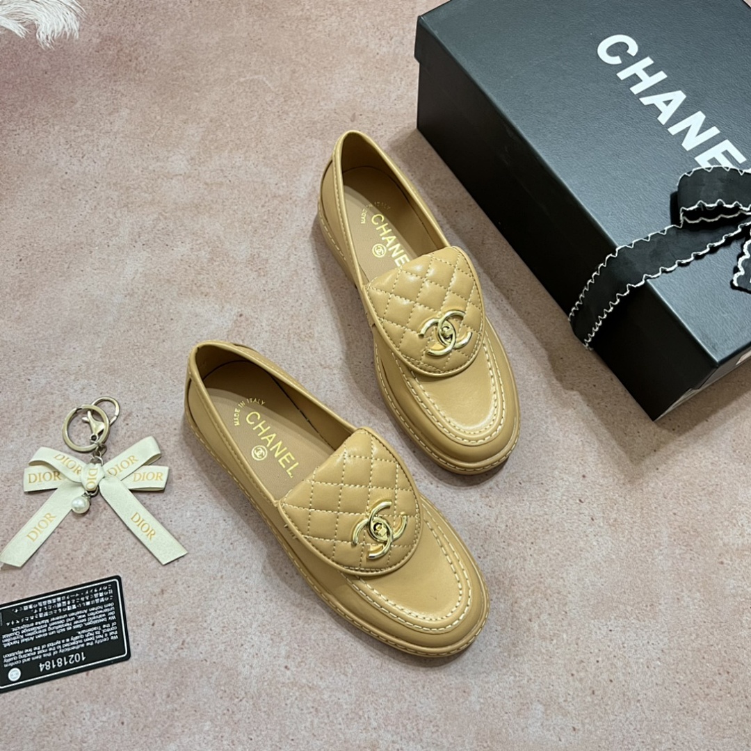 Chanel Quilted CC Turnlock Loafers · 4757 — תמונה 13