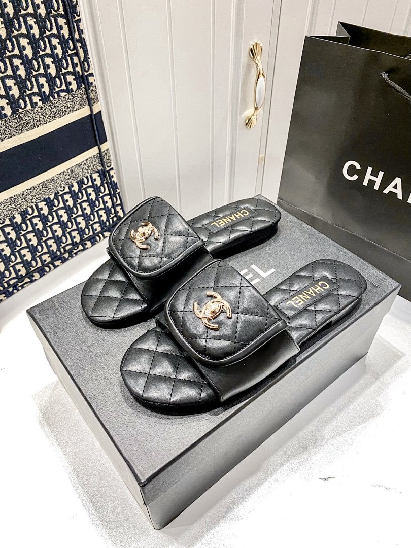 Chanel Turnlock Flat Mules · 5291 — תמונה 12