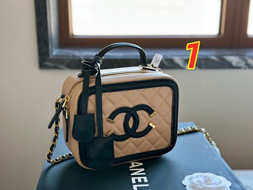 Chanel Filigree Vanity Case · 5158