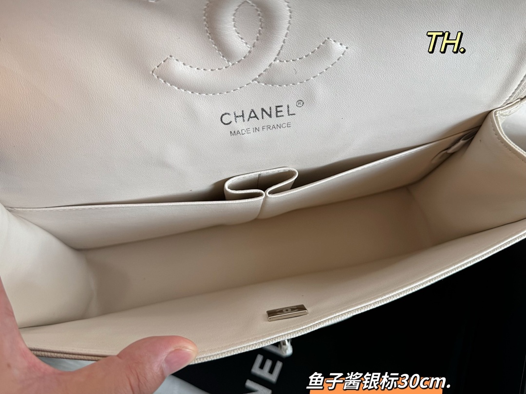 Chanel Classic Caviar Jumbo Double Flap · 5667 — תמונה 12