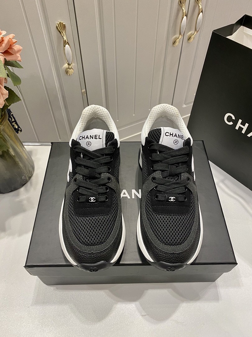 Chanel CC Logo Sneaker · 5210 — תמונה 28