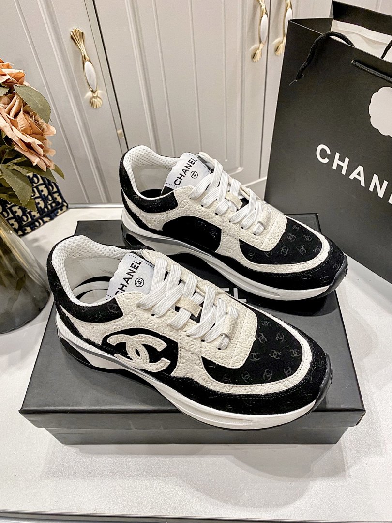 Chanel CC Logo Sneaker · 5210 — תמונה 12