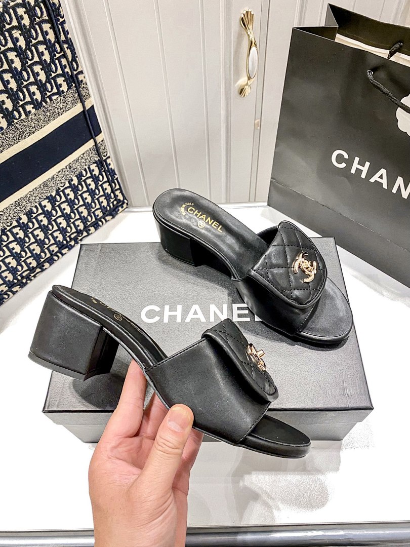 Chanel Interlocking CC Logo Slides · 5292 — תמונה 8