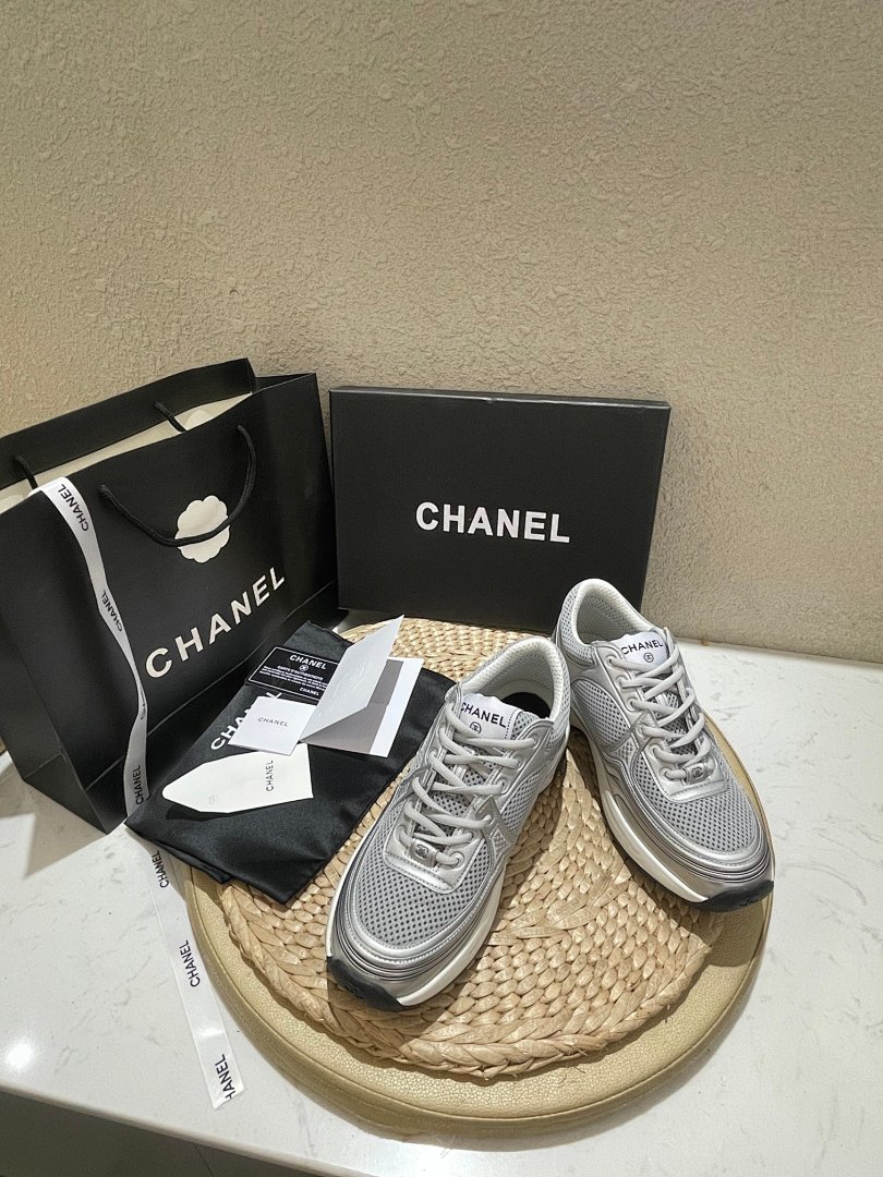 Chanel CC Logo Sneaker · 5087 — תמונה 15