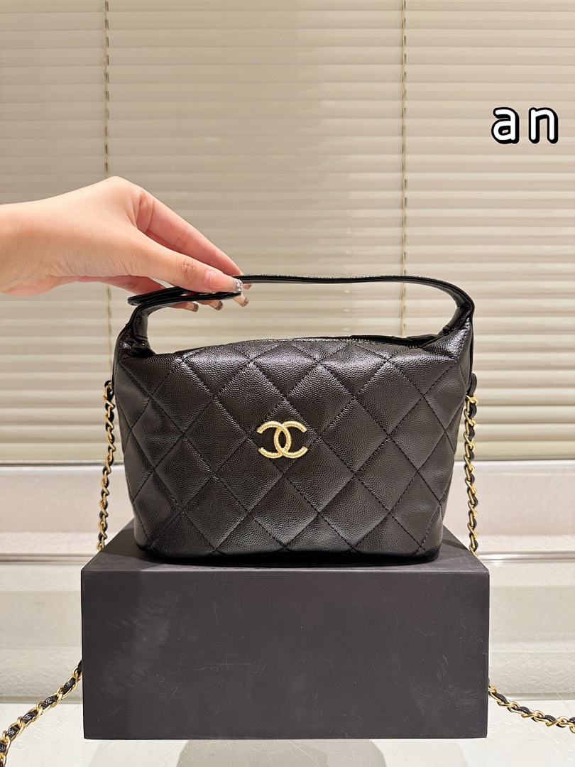 Chanel Caviar Quilted Hobo Clutch With · 5545 — תמונה 6