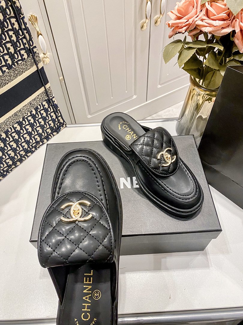 Chanel Lambskin Quilted CC Turnlock Mules · 5287 — תמונה 12