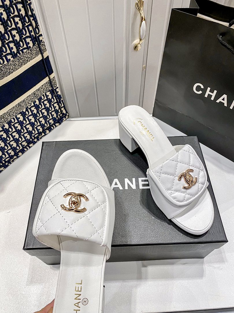 Chanel Interlocking CC Logo Slides · 5292 — תמונה 13