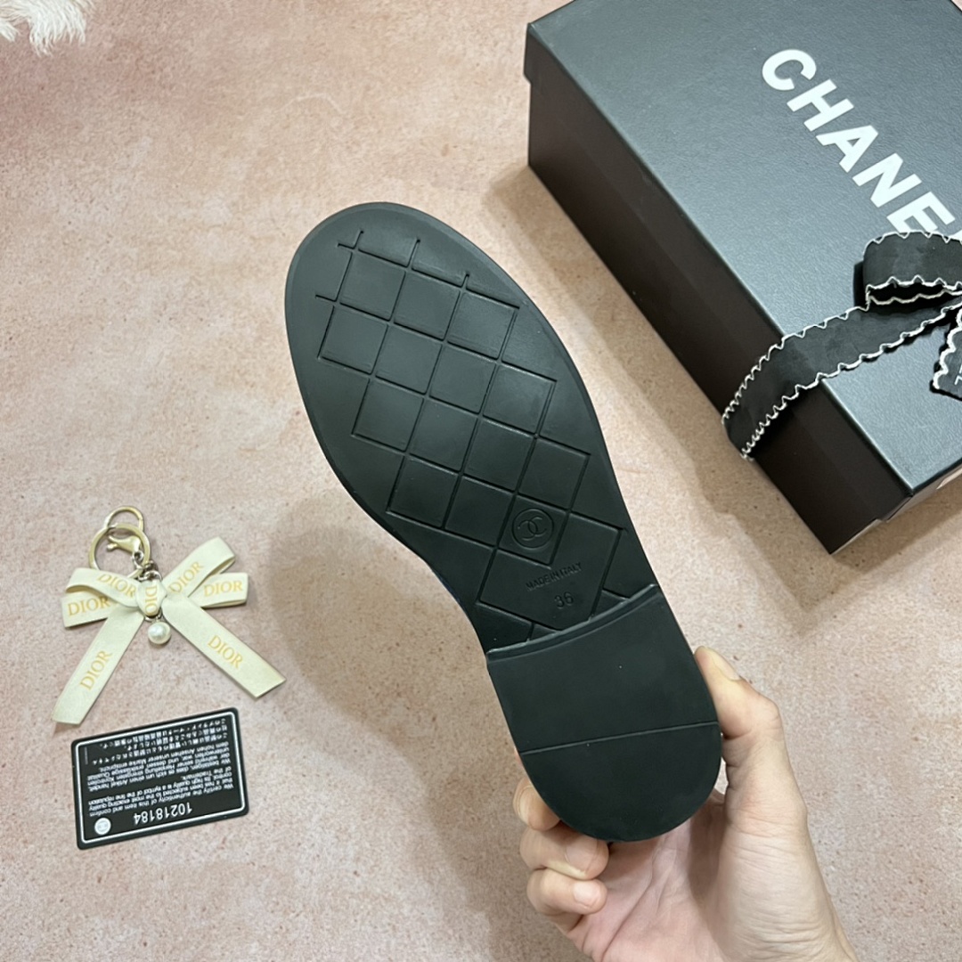 Chanel Quilted CC Turnlock Loafers · 4757 — תמונה 21