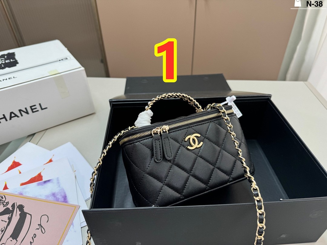 Chanel Vanity Case · 6353