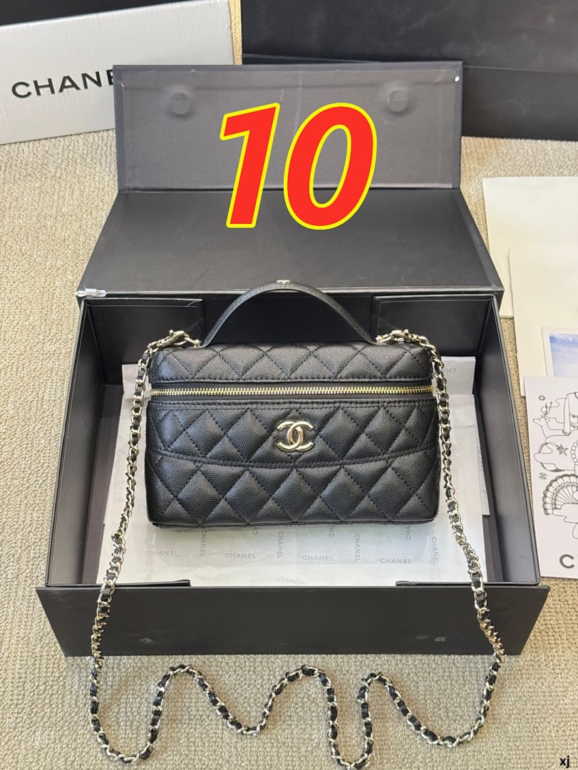 Chanel Slim Vanity Case With Chain · 5300