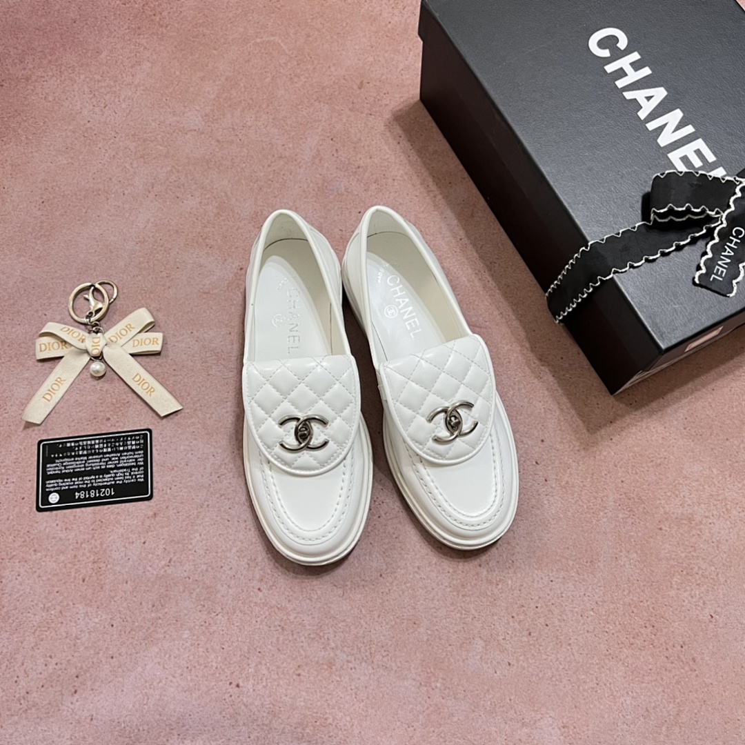 Chanel Quilted CC Turnlock Loafers · 4757 — תמונה 29