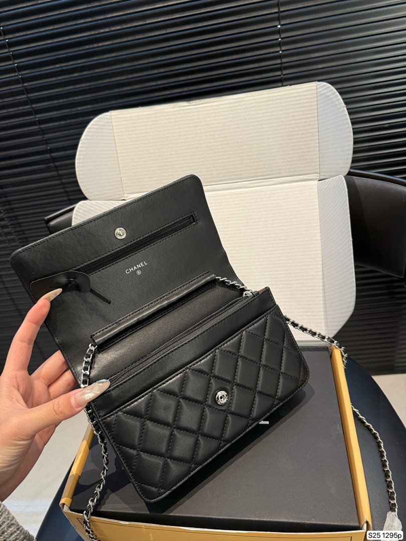Chanel Classic Wallet on Chain (WOC) · 6313 — תמונה 8