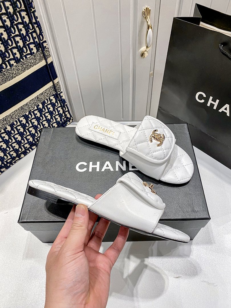 Chanel Turnlock Flat Mules · 5291 — תמונה 5