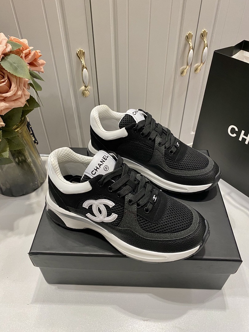 Chanel CC Logo Sneaker · 5210 — תמונה 25