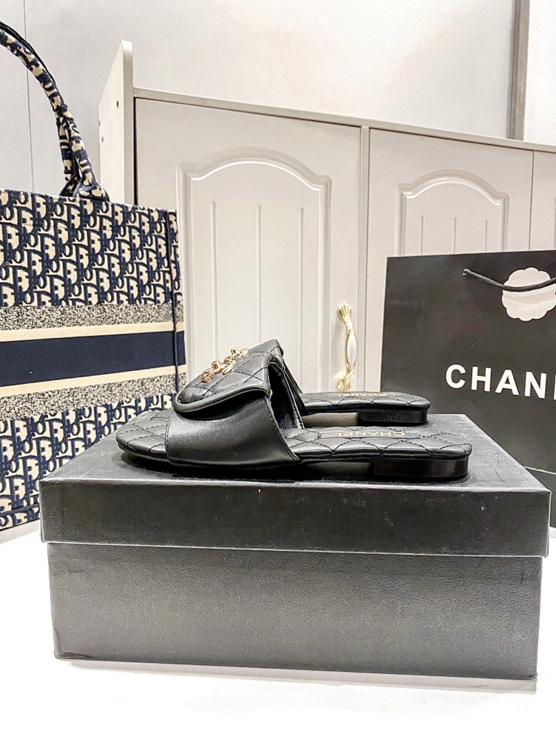 Chanel Turnlock Flat Mules · 5291 — תמונה 9