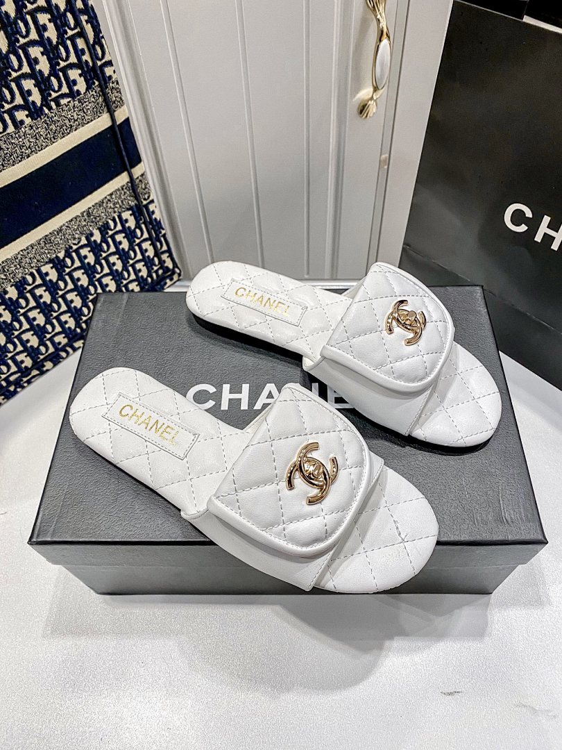 Chanel Turnlock Flat Mules · 5291 — תמונה 8