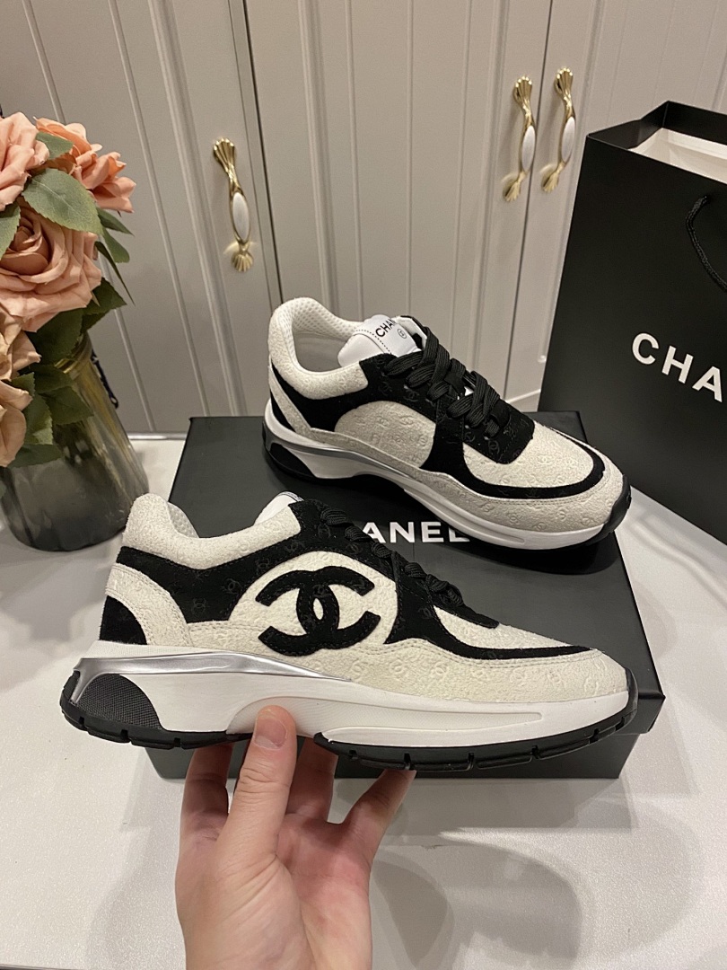 Chanel CC Logo Sneaker · 5210 — תמונה 21