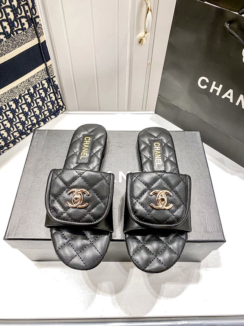 Chanel Turnlock Flat Mules · 5291 — תמונה 14