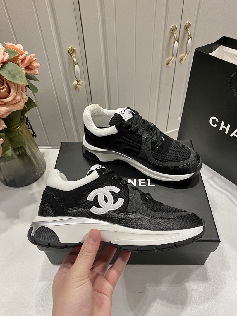 Chanel CC Logo Sneaker · 5210 — תמונה 24
