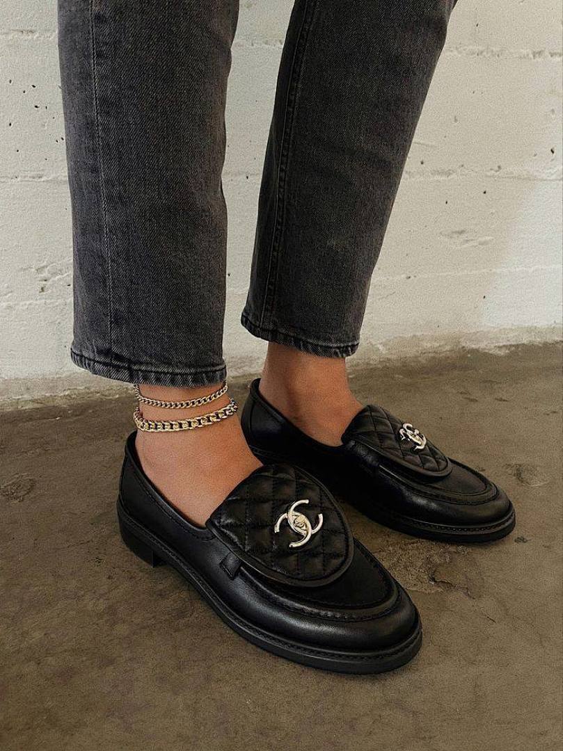 Chanel Quilted CC Turnlock Loafers · 4757 — תמונה 3