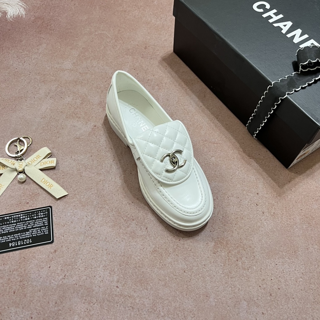 Chanel Quilted CC Turnlock Loafers · 4757 — תמונה 26