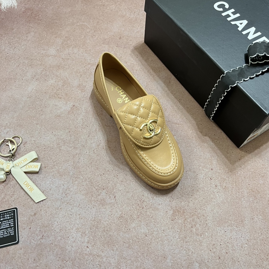 Chanel Quilted CC Turnlock Loafers · 4757 — תמונה 14