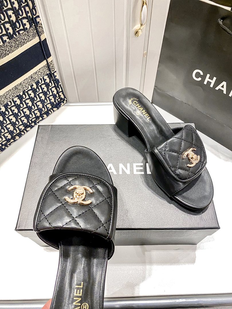Chanel Interlocking CC Logo Slides · 5292 — תמונה 5