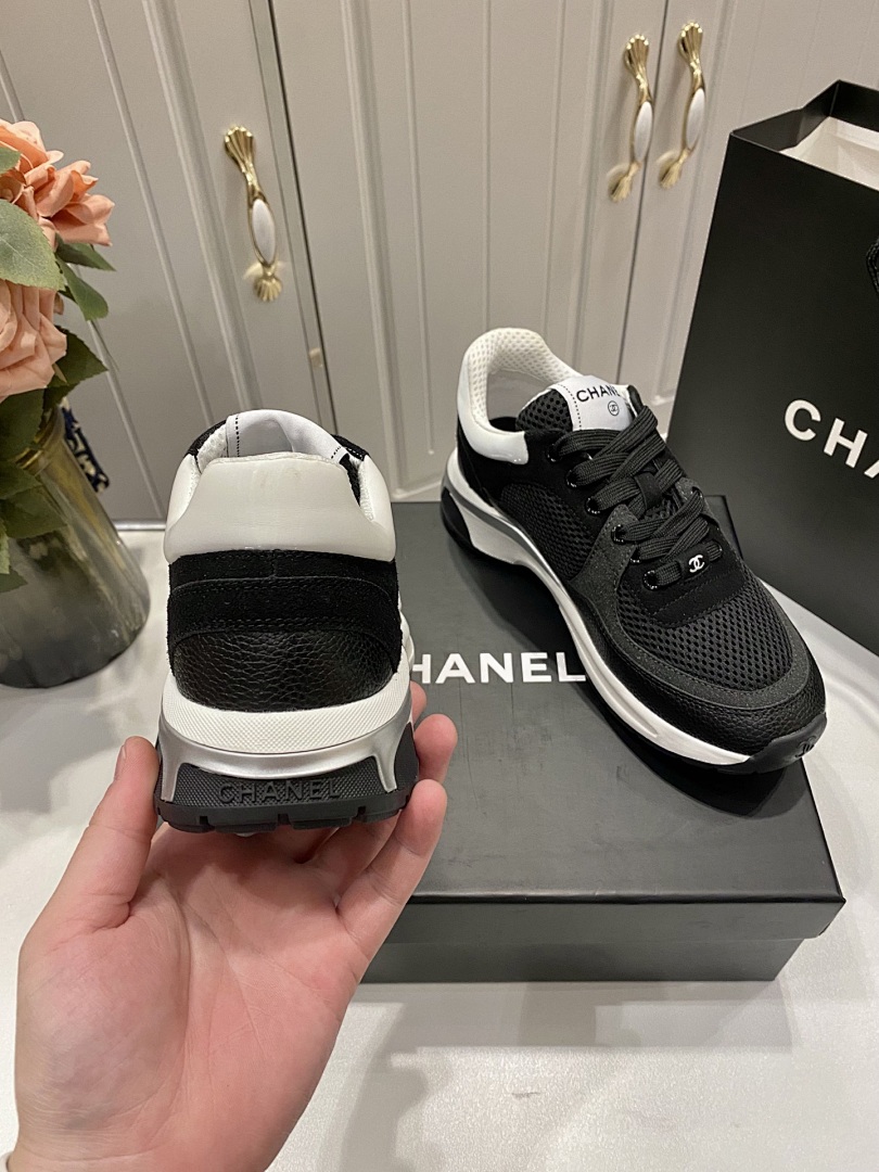 Chanel CC Logo Sneaker · 5210 — תמונה 22