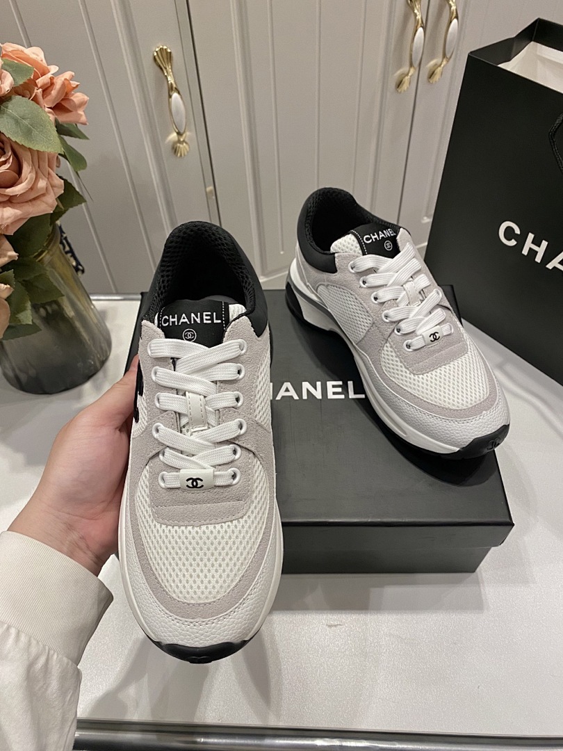 Chanel CC Logo Sneaker · 5210 — תמונה 16