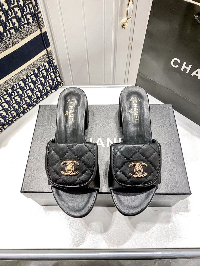 Chanel Interlocking CC Logo Slides · 5292 — תמונה 9