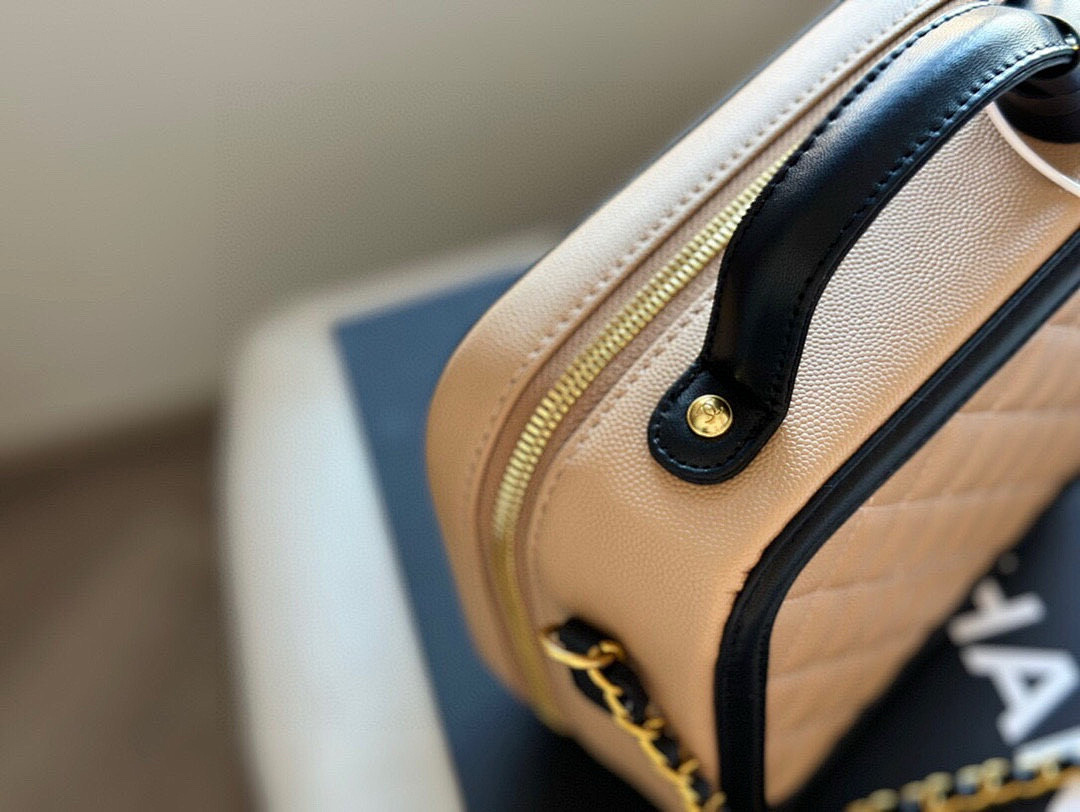 Chanel Filigree Vanity Case · 5158 — תמונה 3