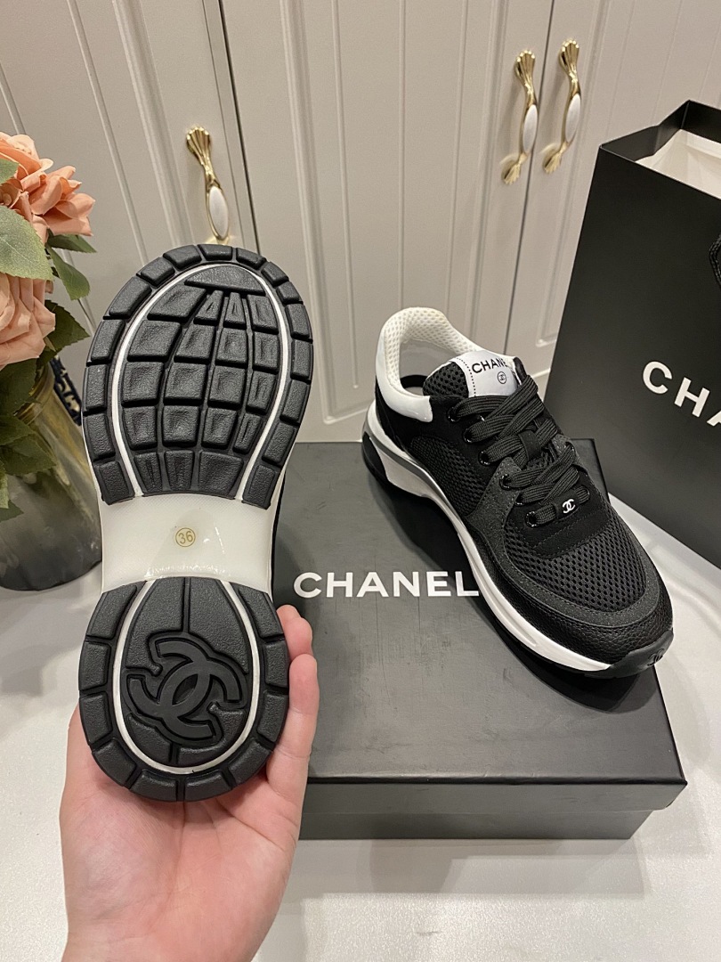 Chanel CC Logo Sneaker · 5210 — תמונה 26