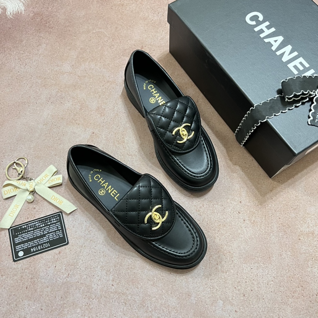Chanel Quilted CC Turnlock Loafers · 4757 — תמונה 7