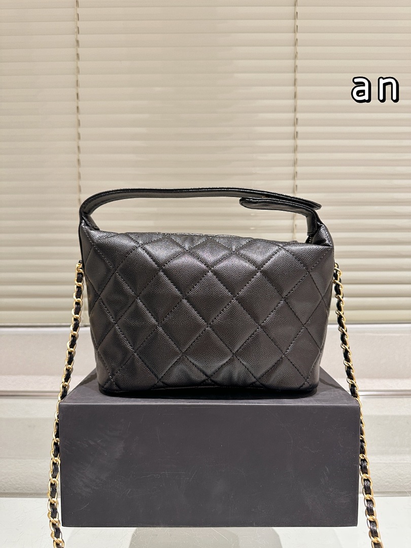Chanel Caviar Quilted Hobo Clutch With · 5545 — תמונה 9