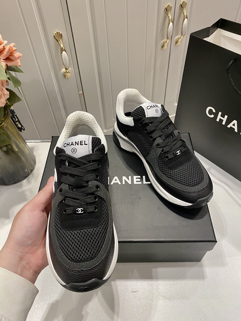 Chanel CC Logo Sneaker · 5210 — תמונה 27