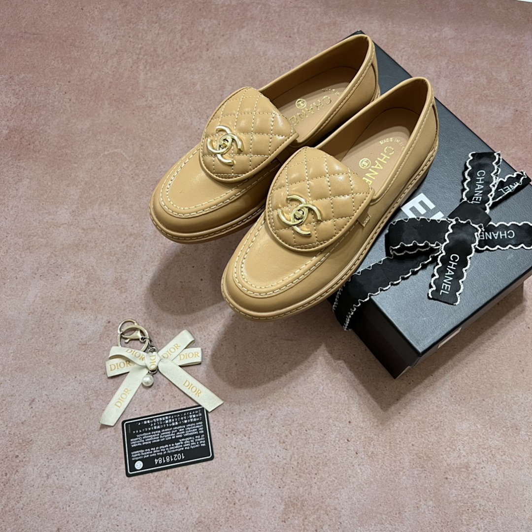 Chanel Quilted CC Turnlock Loafers · 4757 — תמונה 12