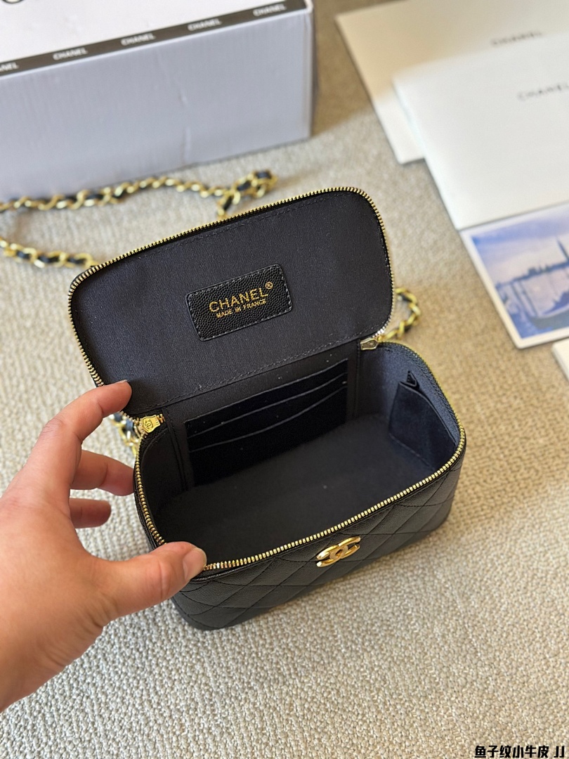 Chanel Vanity Case With Chain · 4715 — תמונה 3