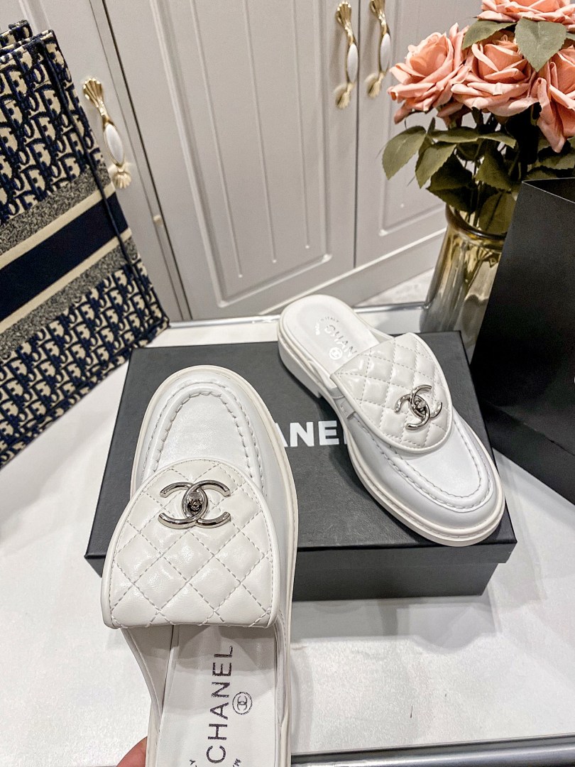 Chanel Lambskin Quilted CC Turnlock Mules · 5287 — תמונה 6