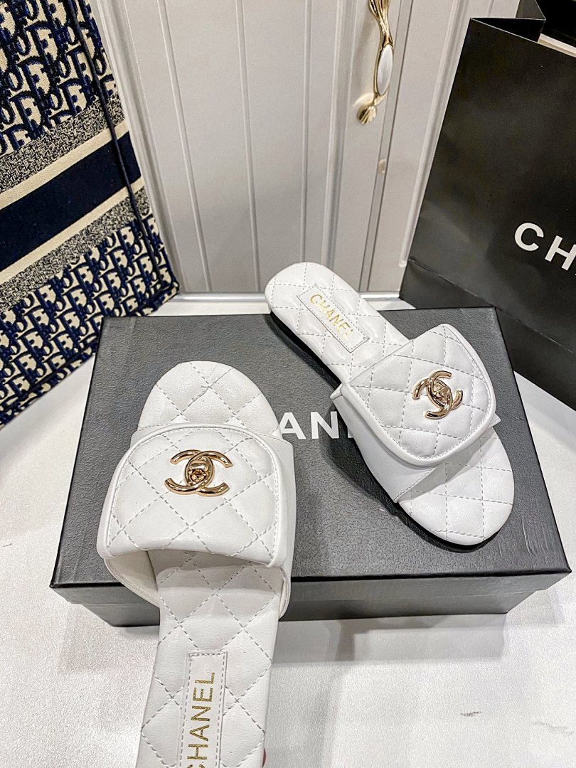 Chanel Turnlock Flat Mules · 5291 — תמונה 6