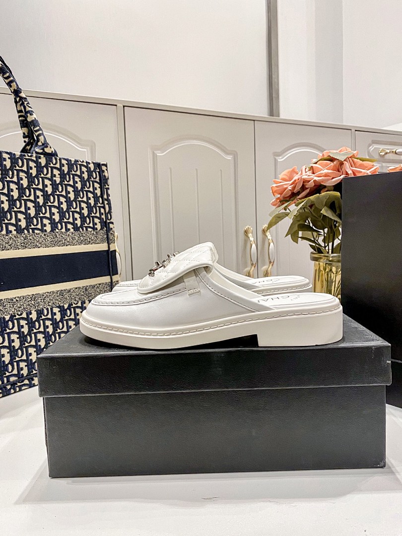Chanel Lambskin Quilted CC Turnlock Mules · 5287 — תמונה 4