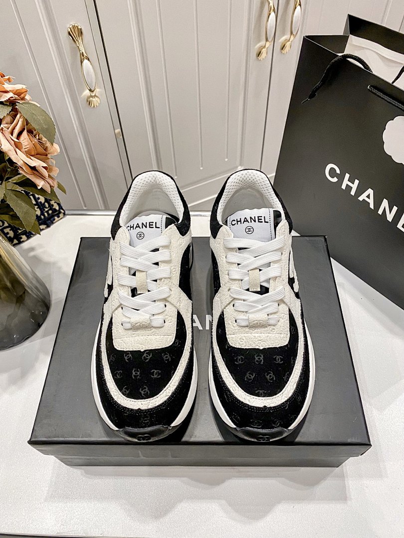Chanel CC Logo Sneaker · 5210 — תמונה 13