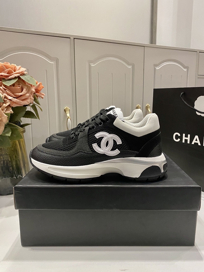 Chanel CC Logo Sneaker · 5210 — תמונה 23
