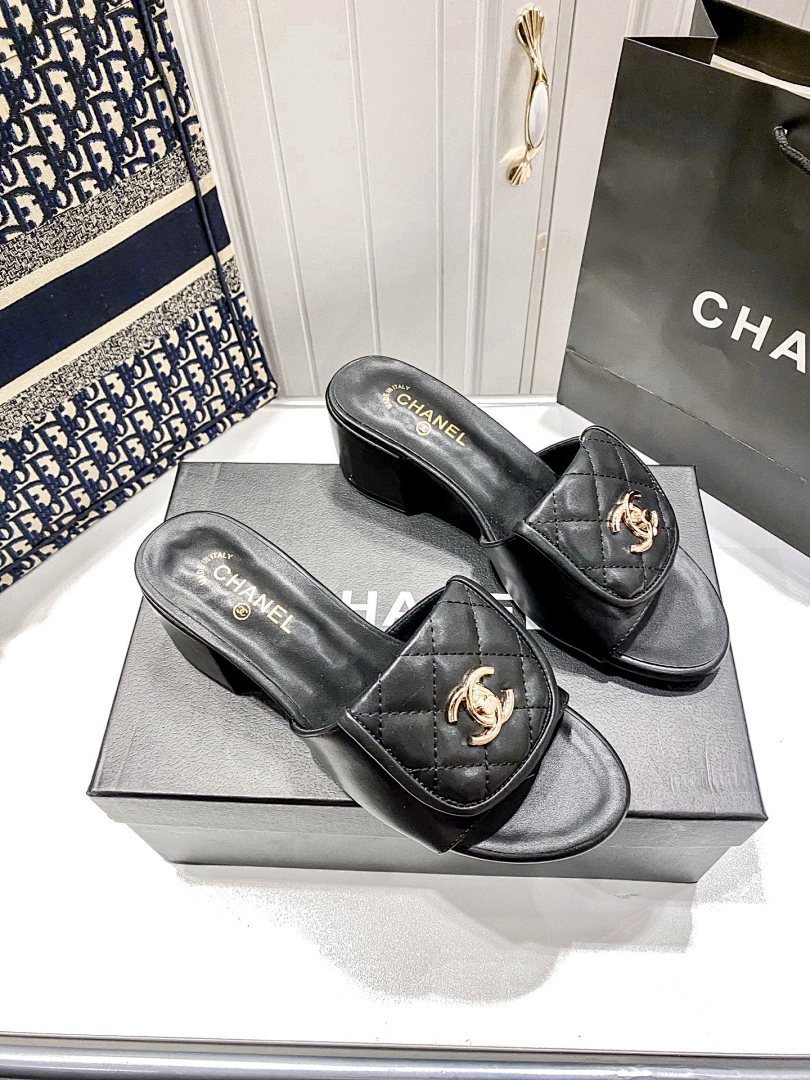 Chanel Interlocking CC Logo Slides · 5292 — תמונה 4