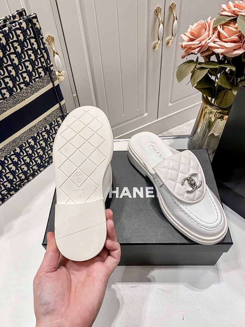 Chanel Lambskin Quilted CC Turnlock Mules · 5287 — תמונה 7