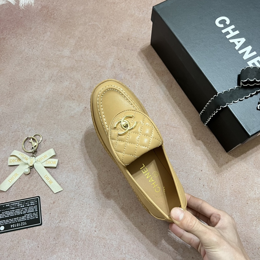 Chanel Quilted CC Turnlock Loafers · 4757 — תמונה 16