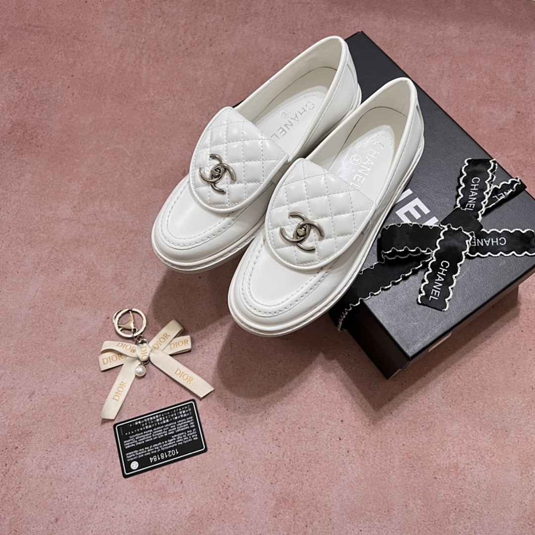 Chanel Quilted CC Turnlock Loafers · 4757 — תמונה 24